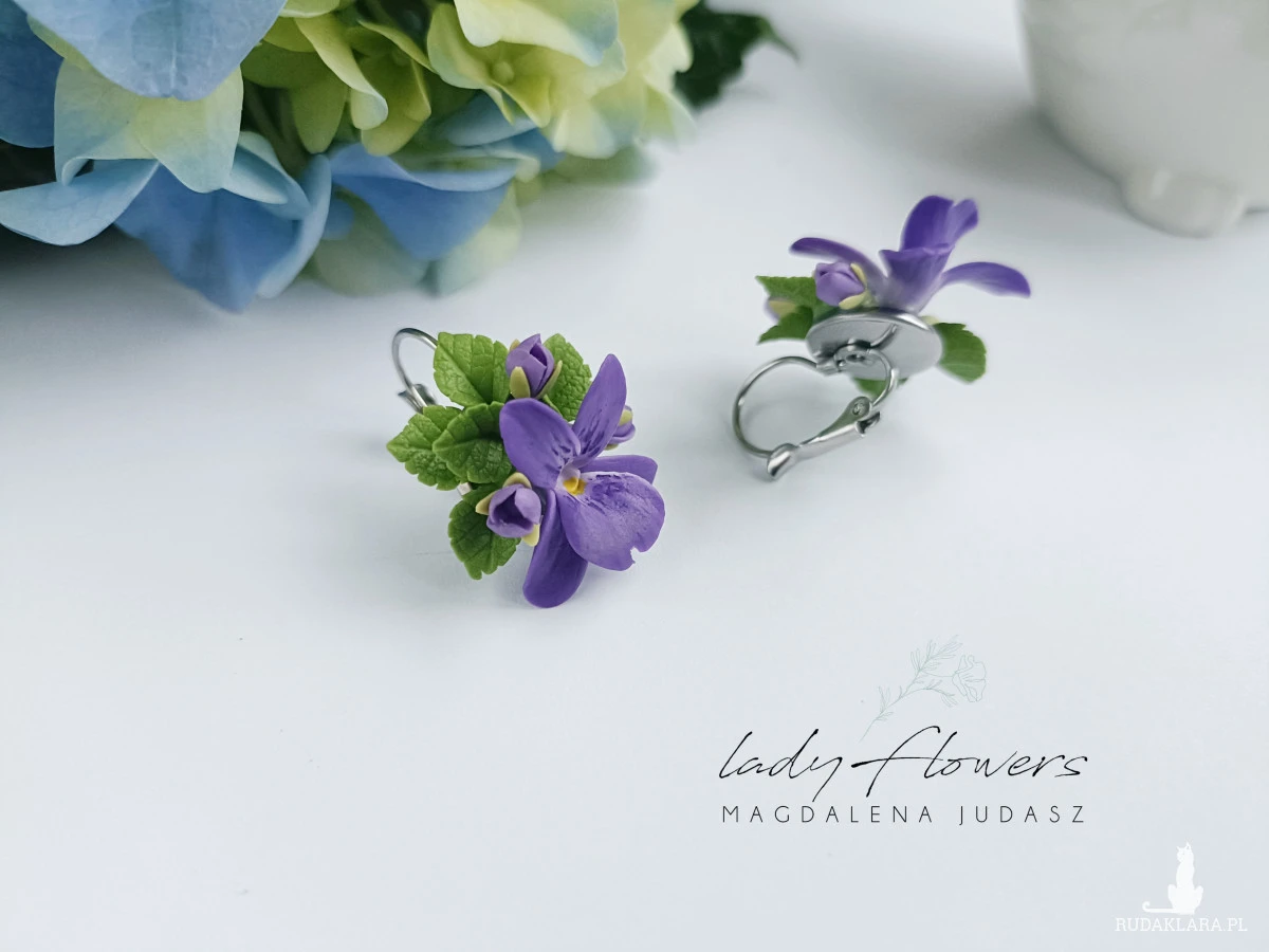 Kolczyki z fiolkami
