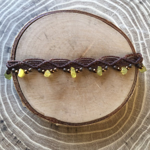 Bransoletka z kamieniami na stopę