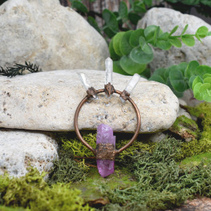 Miedziany wisior amulet z kwarcami #25