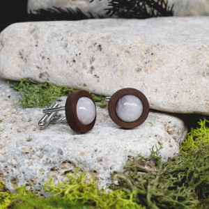 Drewniane spinki do mankietów koszuli z różowym kwarcem #47