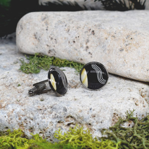 Czarne spinki do mankietów koszuli z oczkiem z geometrycznym wzorem #72