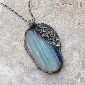 Błękit dyskretnie zstępujący