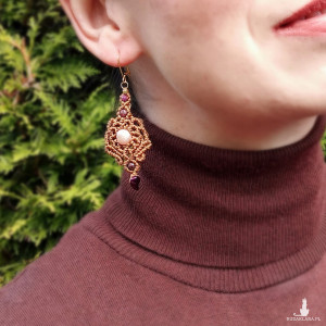 delikatne kolczyki Róża Pustyni perły rubiny granaty Ag 925 mikro makrama