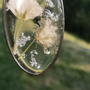 Wisiorek z gipsówka