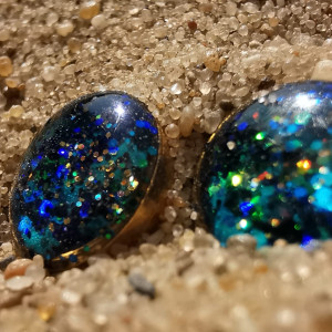 Zielone kolczyki z żywicy złota stal