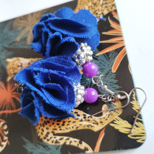 Kolczyki granatowe lekkie kwiaty