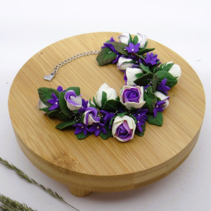 Bransoletka z biało fioletowymi różami
