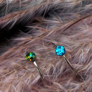 Pierścionek z żywicy drobne oczko