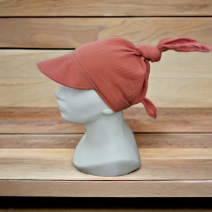 Chustka z daszkiem muślinowa apaszka na lato chusta dla dziecka niemowlęca muślin róż