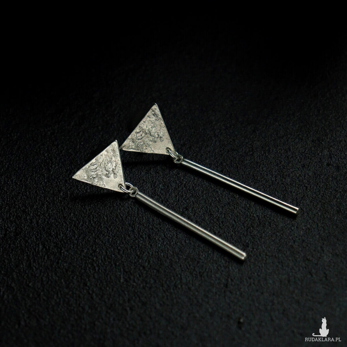 Kolczyki trójkąty z patyczkami ze srebra 925