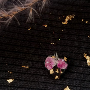 Srebrna łezka zawieszka srebrny wisiorek kwiat naszyjnik żywica z żywicy gipsówka kwiaty z kwiatami naturalne żywe kwiaty różowe róż