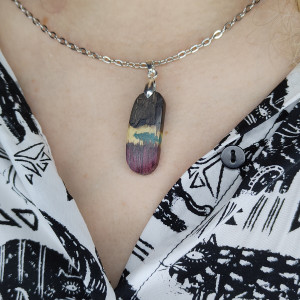 Wisiorek z amarantem i czarnym dębem