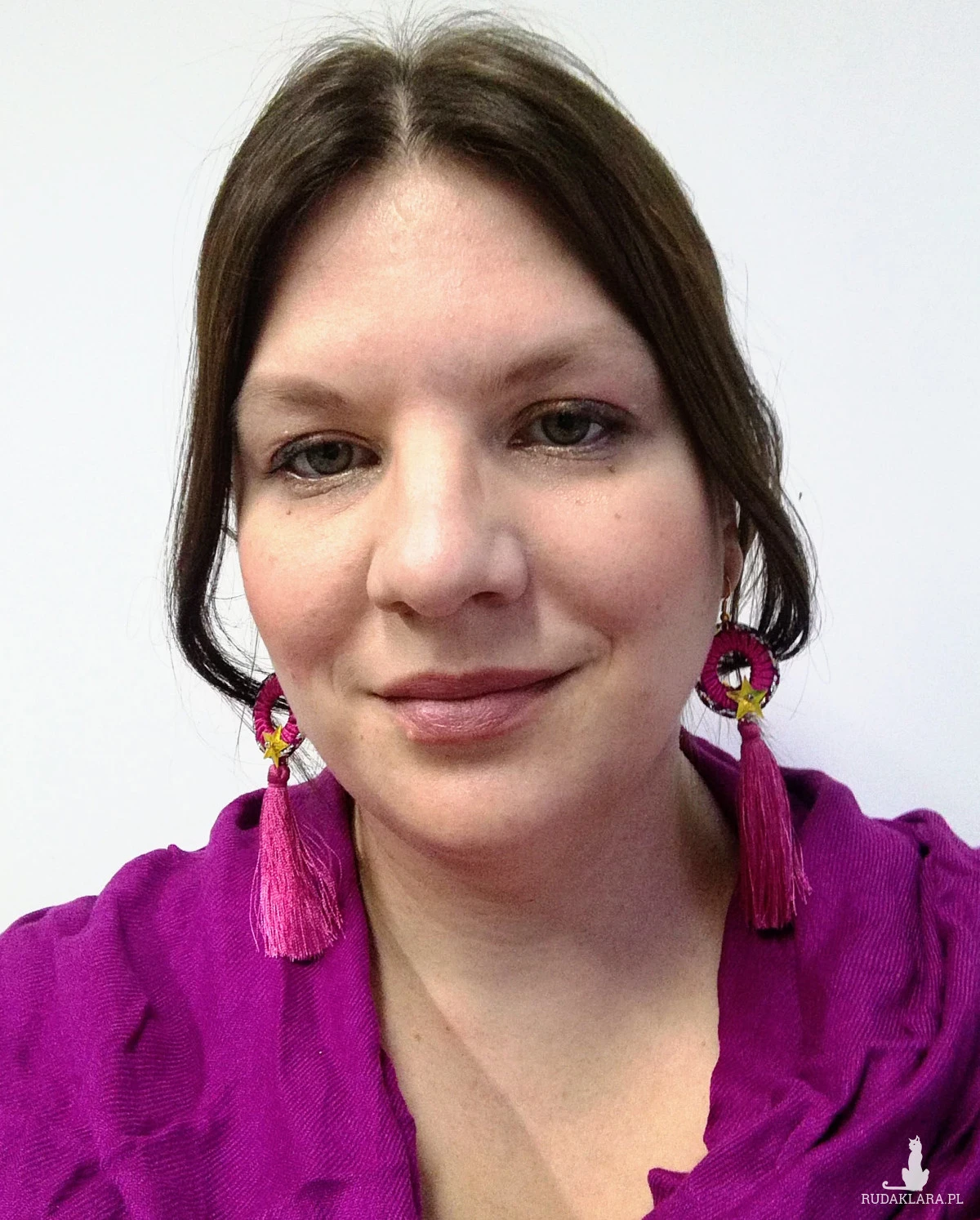 Kolczyki Round Star z gwiazdką i chwostem w kolorze ciemnego różu