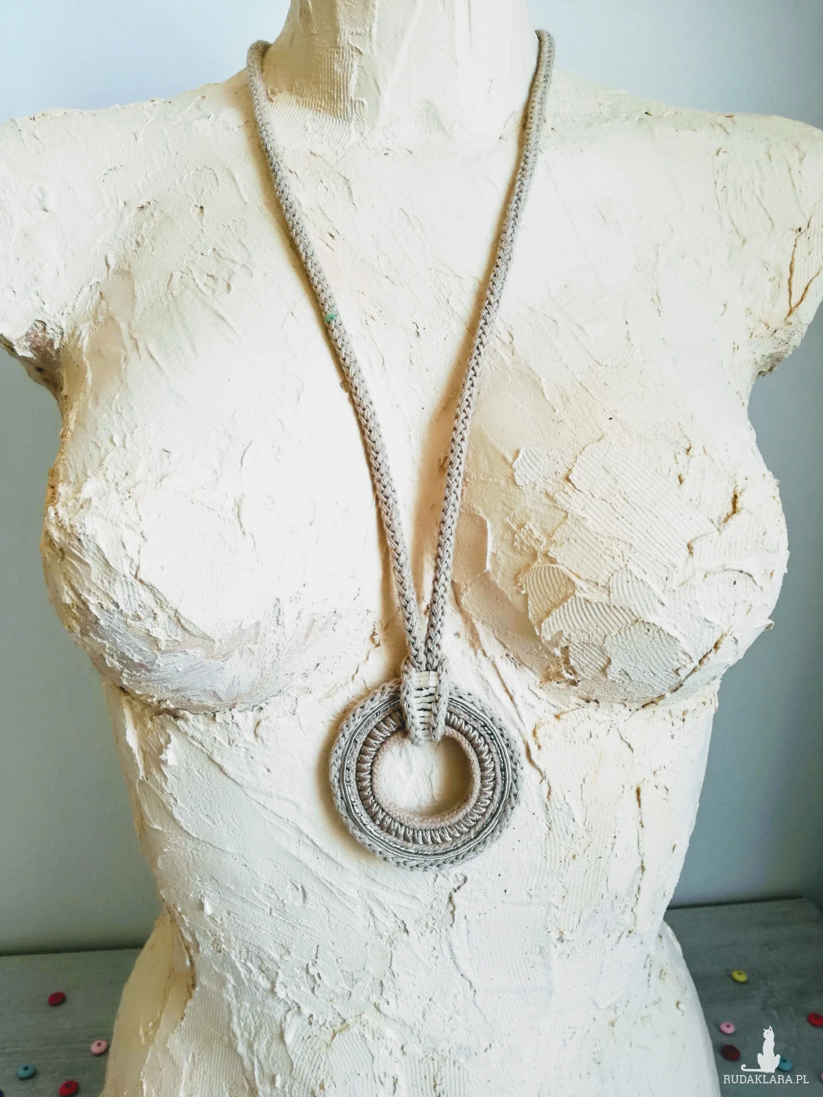 Wisior Round Basic beżowy