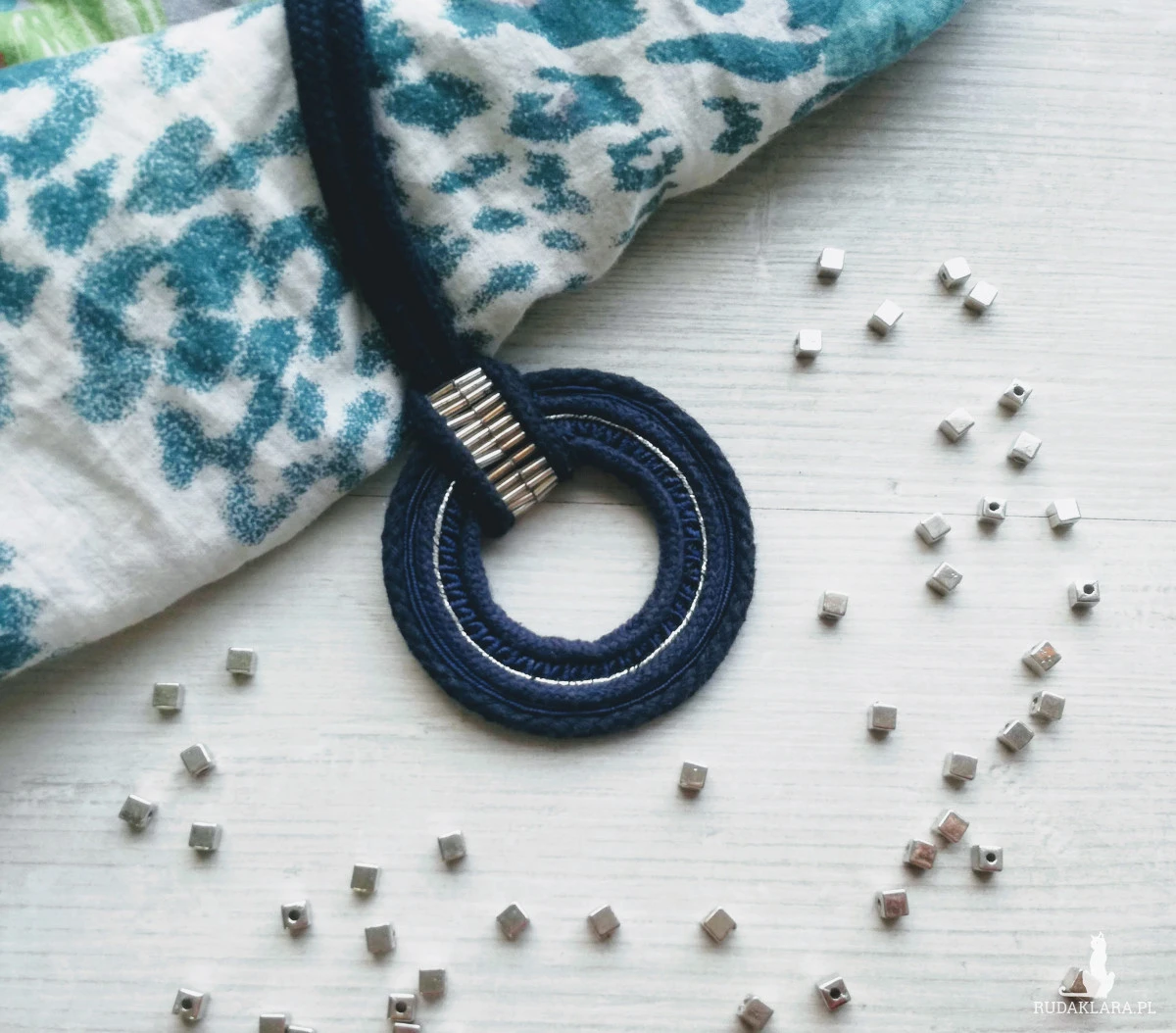 WISIOR ROUND BASIC GRANATOWY