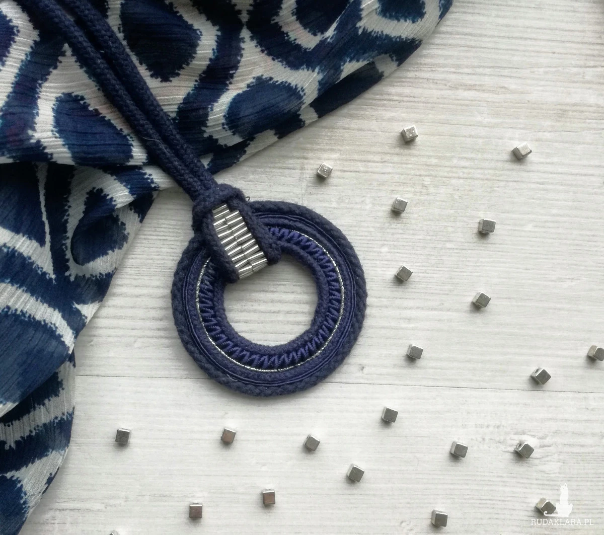 WISIOR ROUND BASIC GRANATOWY