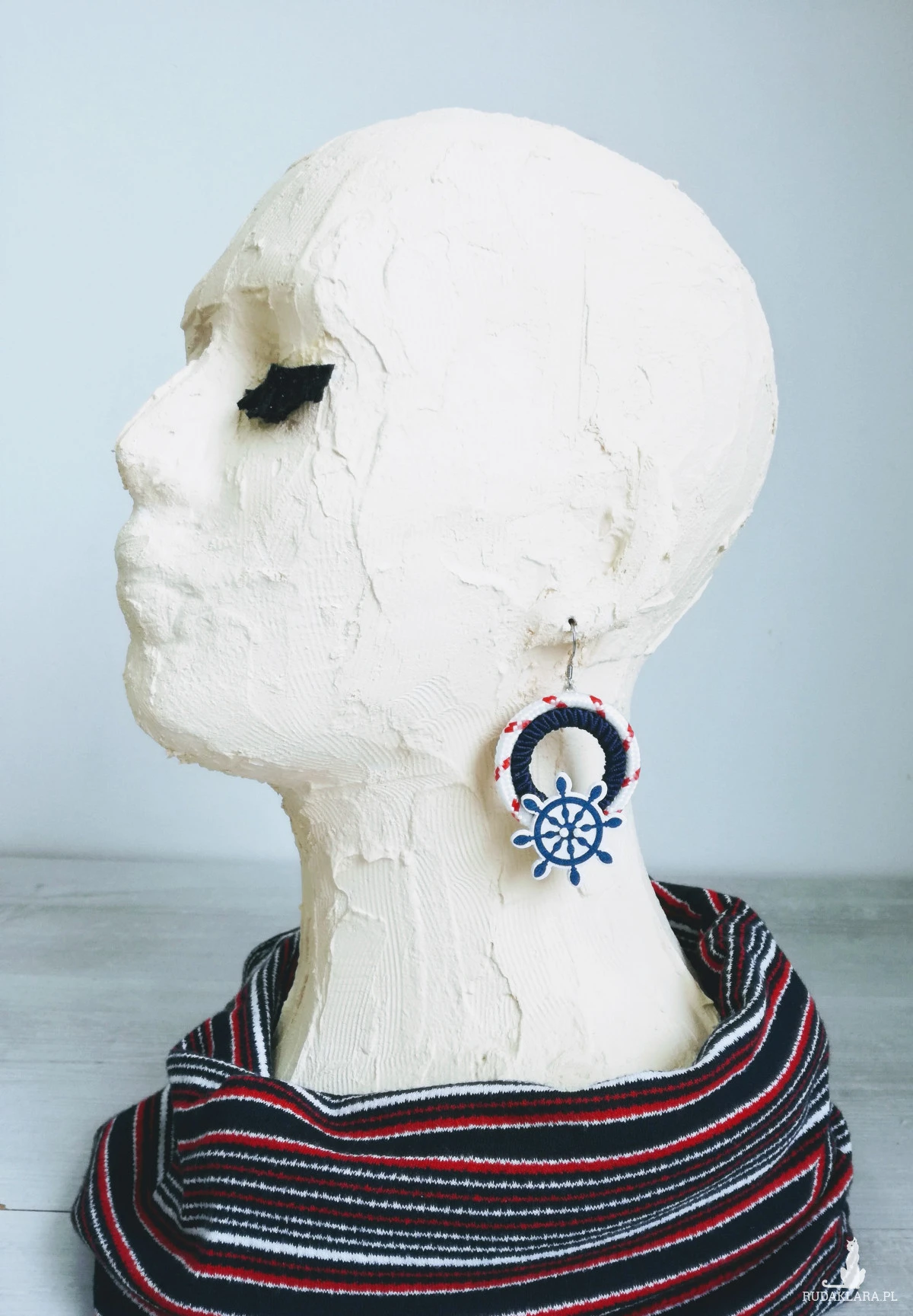 Duże okrągłe kolczyki w stylu marynarskim Round Sailor ze sterem