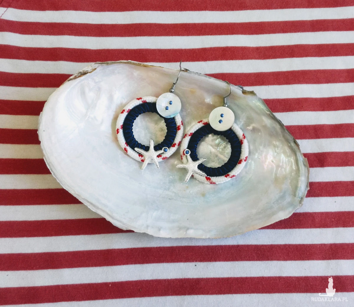 Duże okrągłe kolczyki w stylu marynarskim Round Sailor ze srebrnymi rozgwiadami