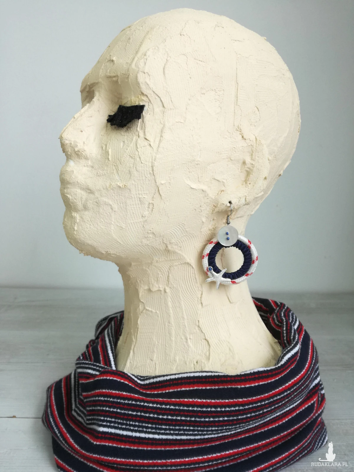 Duże okrągłe kolczyki w stylu marynarskim Round Sailor ze srebrnymi rozgwiadami