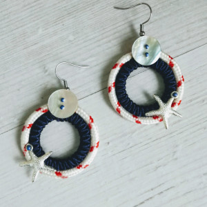 Duże okrągłe kolczyki w stylu marynarskim Round Sailor ze srebrnymi rozgwiadami