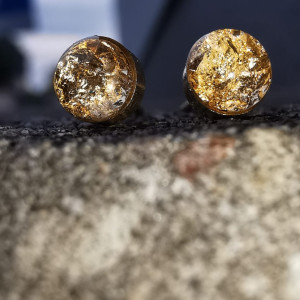 Złote kolczyki kolczyki z żywicy mini kolczyki lśniące kolczyki