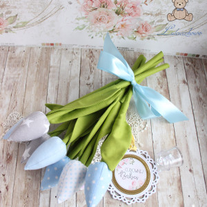 Kwiaty materiałowe tulipany z dedykacją na Dzień Babci, dekoracja