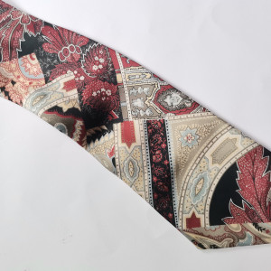 Krawat we wzory vintage