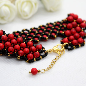 bransoletka typu caprice z czerwonym howlitem