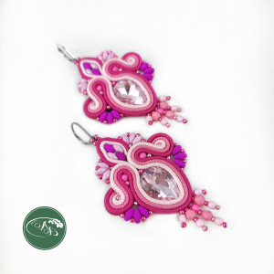 Różowa Delikatność kolczyki sutasz z kryształkami
