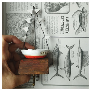 Wieszak z łódeczką