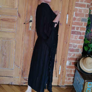 Sukienka czarna z fredzlami vintage