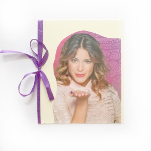 kartka z dziewczyną, kartka z aktorką, Martina Stoessel kartka, Violetta kartka okolicznościowa, kartka z Violettą, kartka z Martiną Stoessel, kartka dla nastolatki