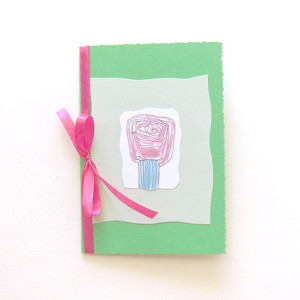 zielona kartka na różne okazje, kartka z kwiatkiem, kartka ręcznie malowana, uniwersalna kartka okolicznościowa, ładne kartki bez życzeń, kwiatek kartka bez tekstu