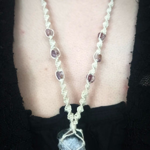 Naszyjnik regulowany makrama Ametytst