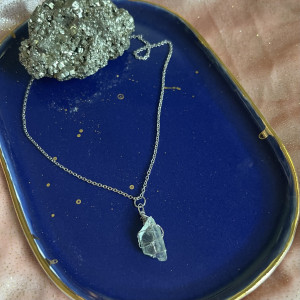 naszyjnik kryształ FLUORYT - intuicja, kreatywność, ochrona