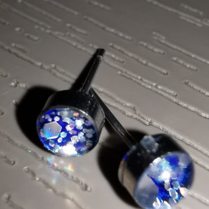 Zielononiebieskie kolczyki sztyfty miniaturki kolczyki dla dzieci