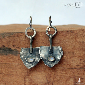 Łopatki z kamieniem księżycowym