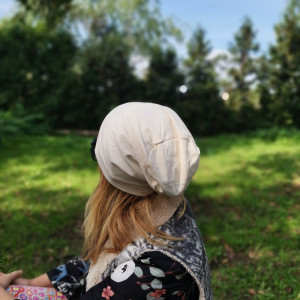 Czapka ecru smerfetka