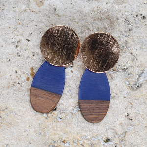 Drewniane wiszące kolczyki z żywicą #98