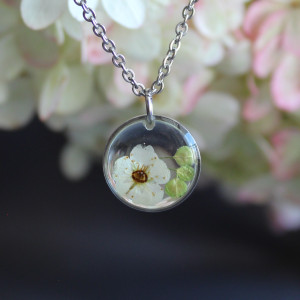 Srebrna zawieszka srebrny wisiorek kwiat naszyjnik żywica z żywicy tawuła kwiaty