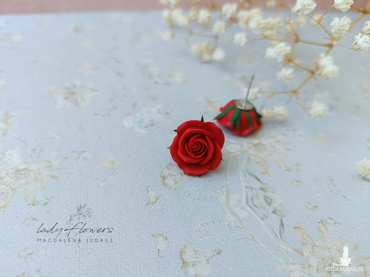 Kolczyki czerwone różyczki