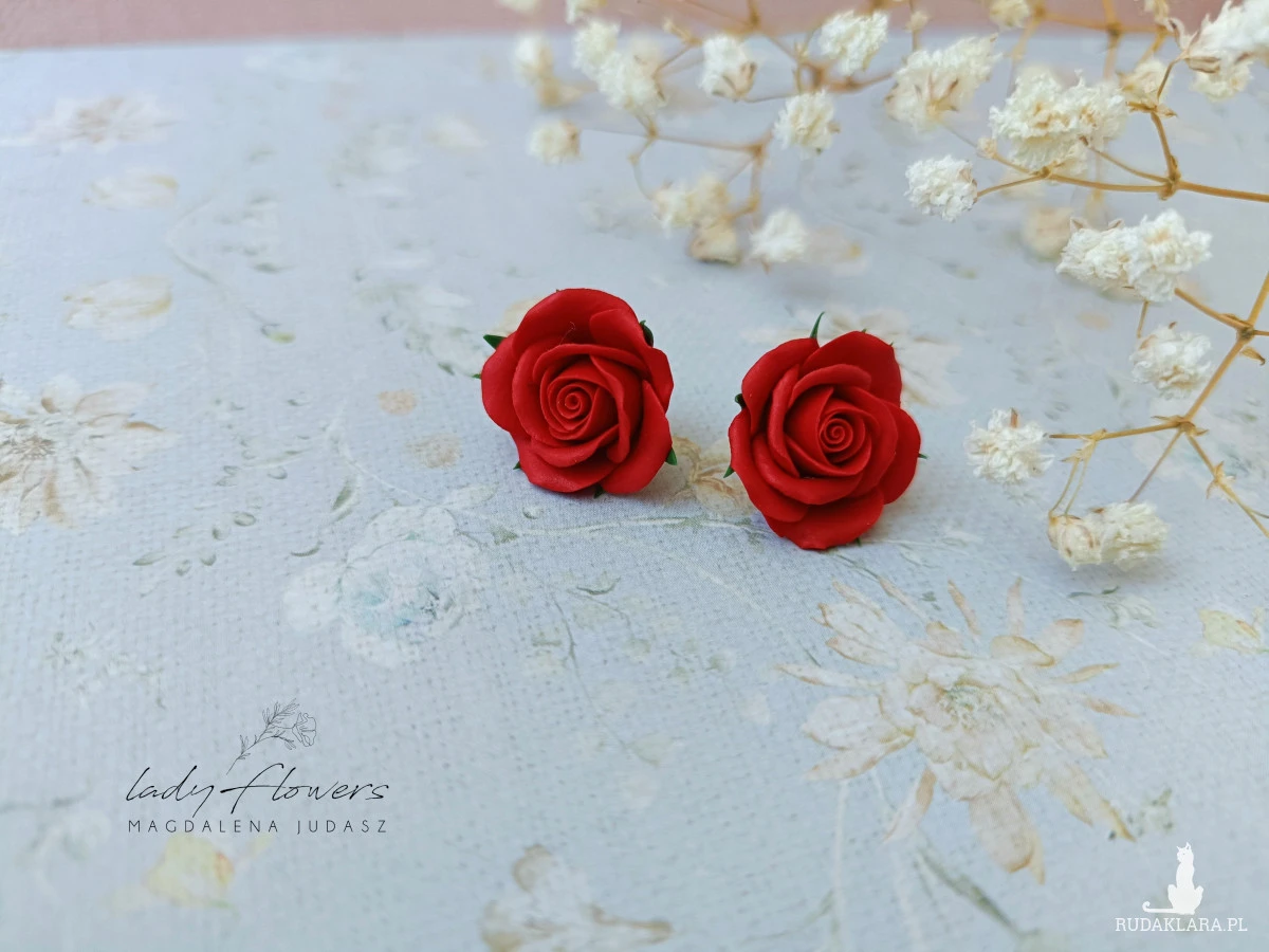 Kolczyki czerwone różyczki
