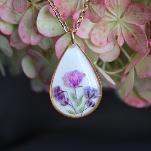 Złota łezka łza kropelka zawieszka złoty wisiorek kwiat naszyjnik żywica z żywicy suszone kwiaty z kwiatami naturalne żywe kwiaty suszone prawdziwe fioletowe