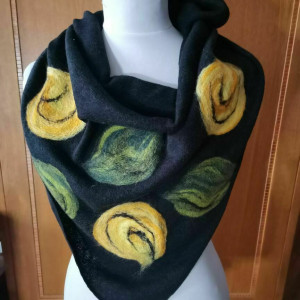 Chusta czarna aplikacja  merino