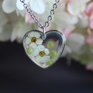 Srebrna zawieszka srebrny wisiorek kwiat naszyjnik żywica z żywicy kwiaty serce serduszko tawuła tawułą