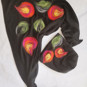 komplet wełniany czarny wełna merynosy kwiaty