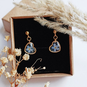 Kolczyki serduszka z niezapominajką