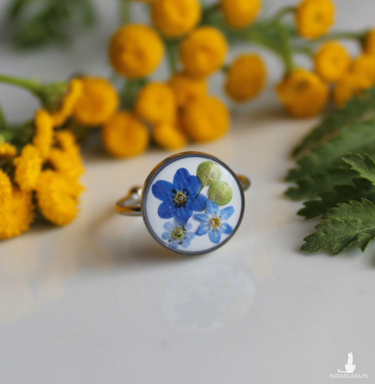 Srebrny pierścionek regulowany kwiaty z kwiatami kwiatem niezapominajki niezapominajkami niezapominajką suszone kwiaty żywica