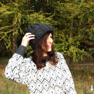 Szara czapka z  wełną