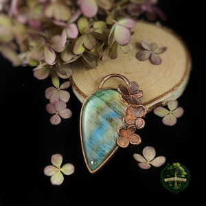 Tęczowy Kwiat wisior miedziany labradoryt